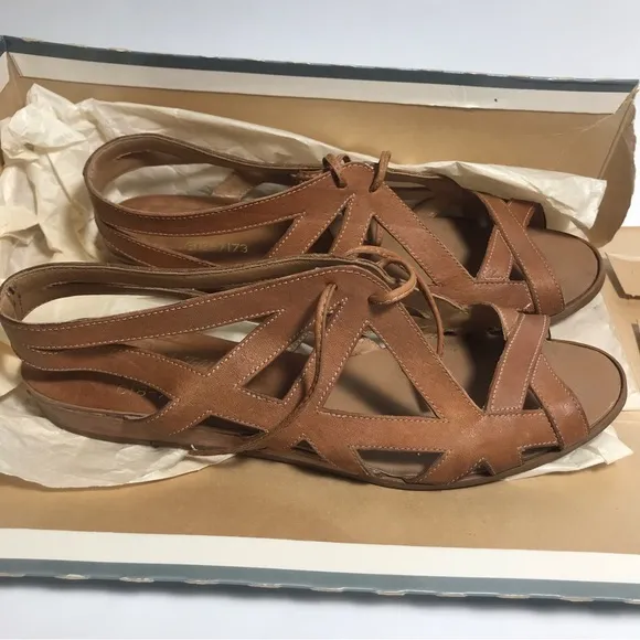 Vintage East Fifth Brown Low Wedge Gladiator Strappy Sandals Siz 7 1/2