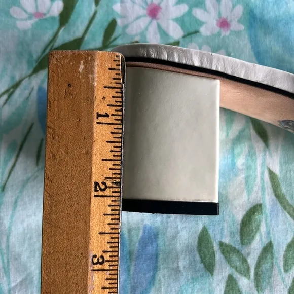Vintage Gucci Strappy Sandals Silver Accent - 6B