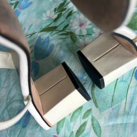 Vintage Gucci Strappy Sandals Silver Accent - 6B