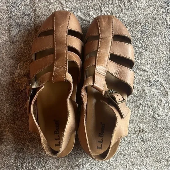 Vintage L.L. BEAN leather strappy sandals