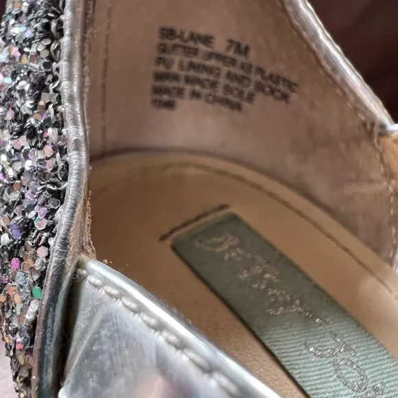 Women’s Betsy Johnson Silver Glitter Sparkle Dress Shoes