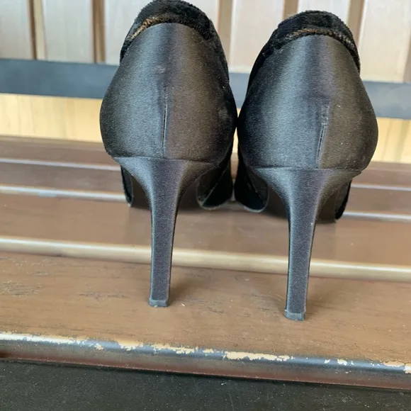 Yves Saint Laurent Black Satin Velvet Pumps-Women’s Size 7.5-3 1/2 in. Heel