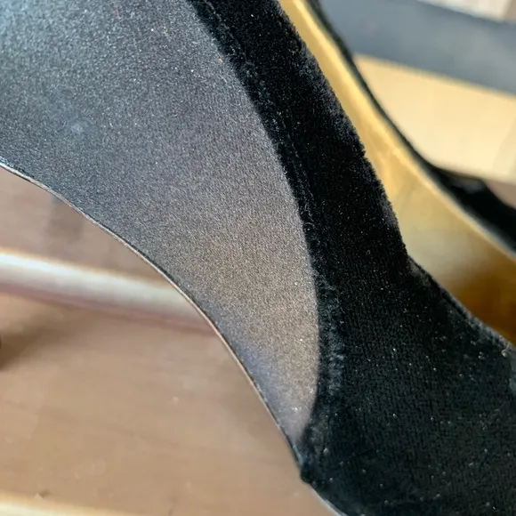Yves Saint Laurent Black Satin Velvet Pumps-Women’s Size 7.5-3 1/2 in. Heel