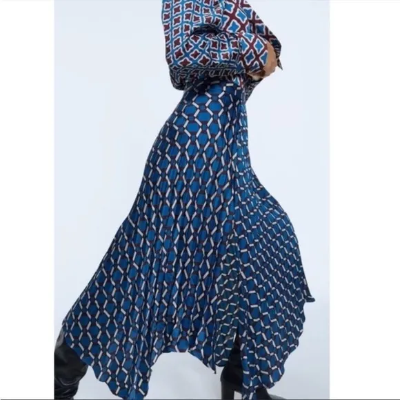 ZARA Blue Burgundy Geometric Print Pleated Asymmetrical Satin Midi Skirt