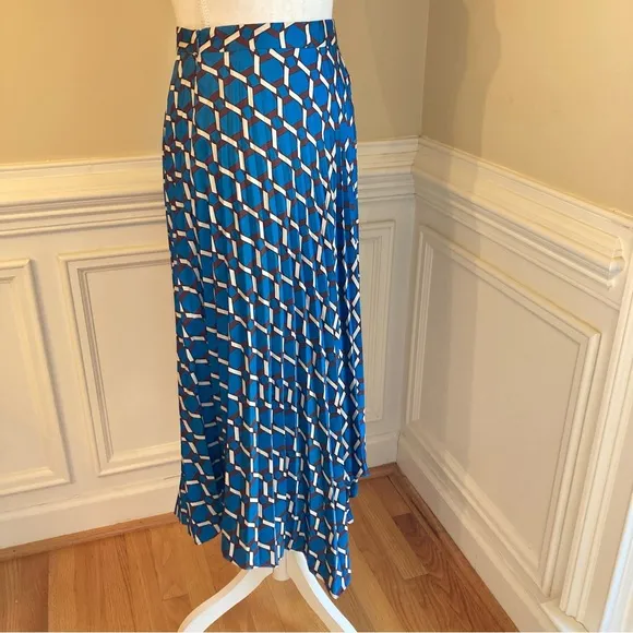 ZARA Blue Burgundy Geometric Print Pleated Asymmetrical Satin Midi Skirt