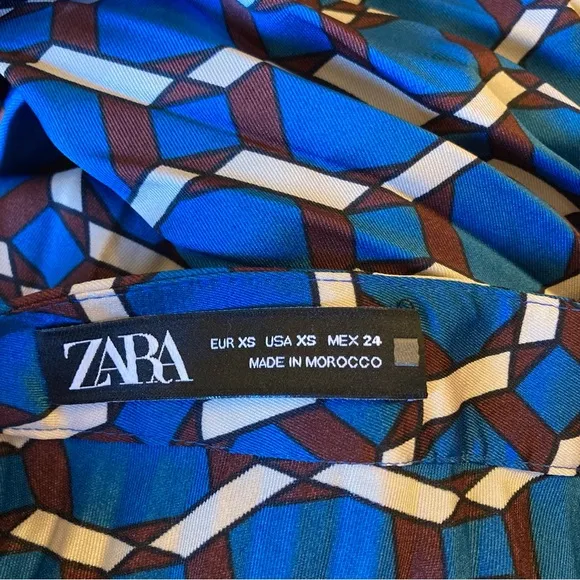 ZARA Blue Burgundy Geometric Print Pleated Asymmetrical Satin Midi Skirt