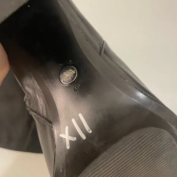 ZARA GENUINE LEATHER KNEE HIGH BOOTS Size 40 ( US 9)