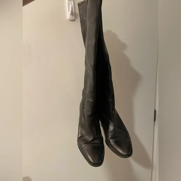 ZARA GENUINE LEATHER KNEE HIGH BOOTS Size 40 ( US 9)