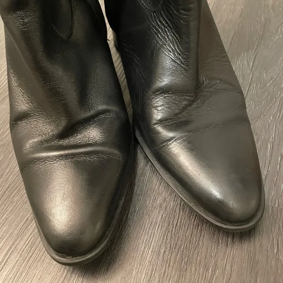 ZARA GENUINE LEATHER KNEE HIGH BOOTS Size 40 ( US 9)
