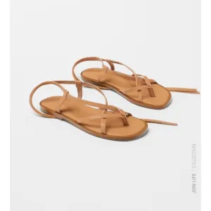 ZARA KIDS/ STRAPPY LEATHER SANDALS