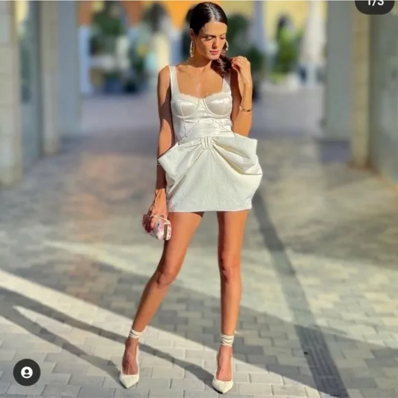 Zara * Voluminous Bow Mini Skirt Ecru