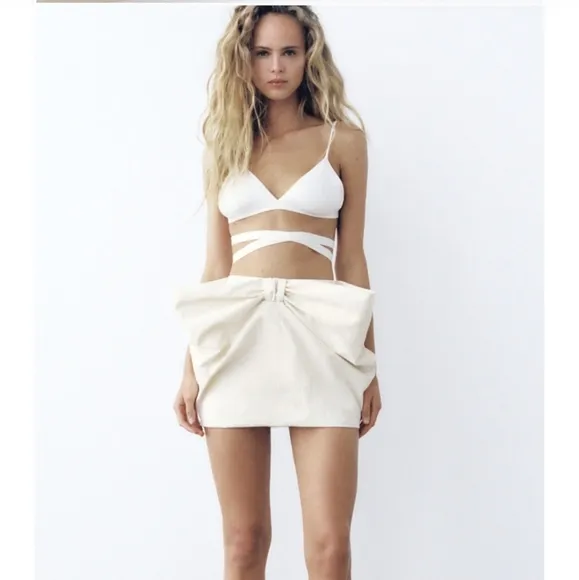 Zara * Voluminous Bow Mini Skirt Ecru
